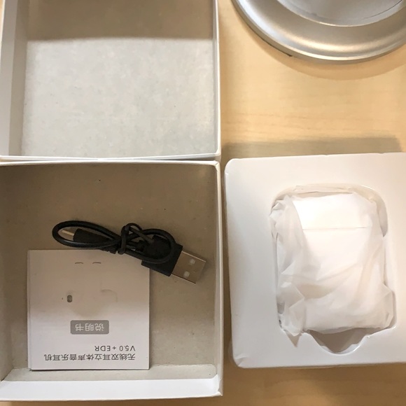 Wireless Bluetooth Earbuds - Picture 4 of 5